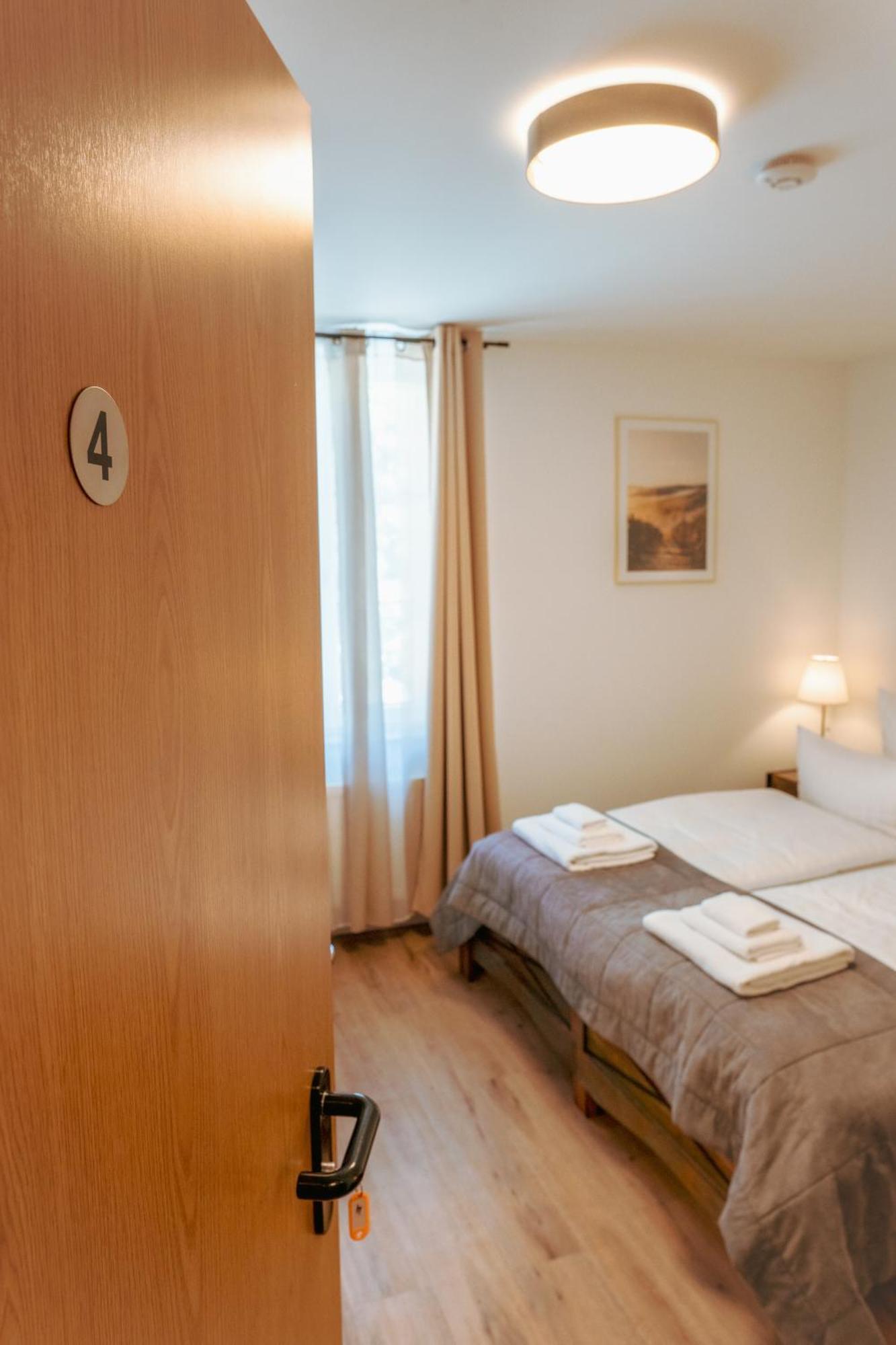 Landhotel Engel & Kreuz ガッゲナウ エクステリア 写真