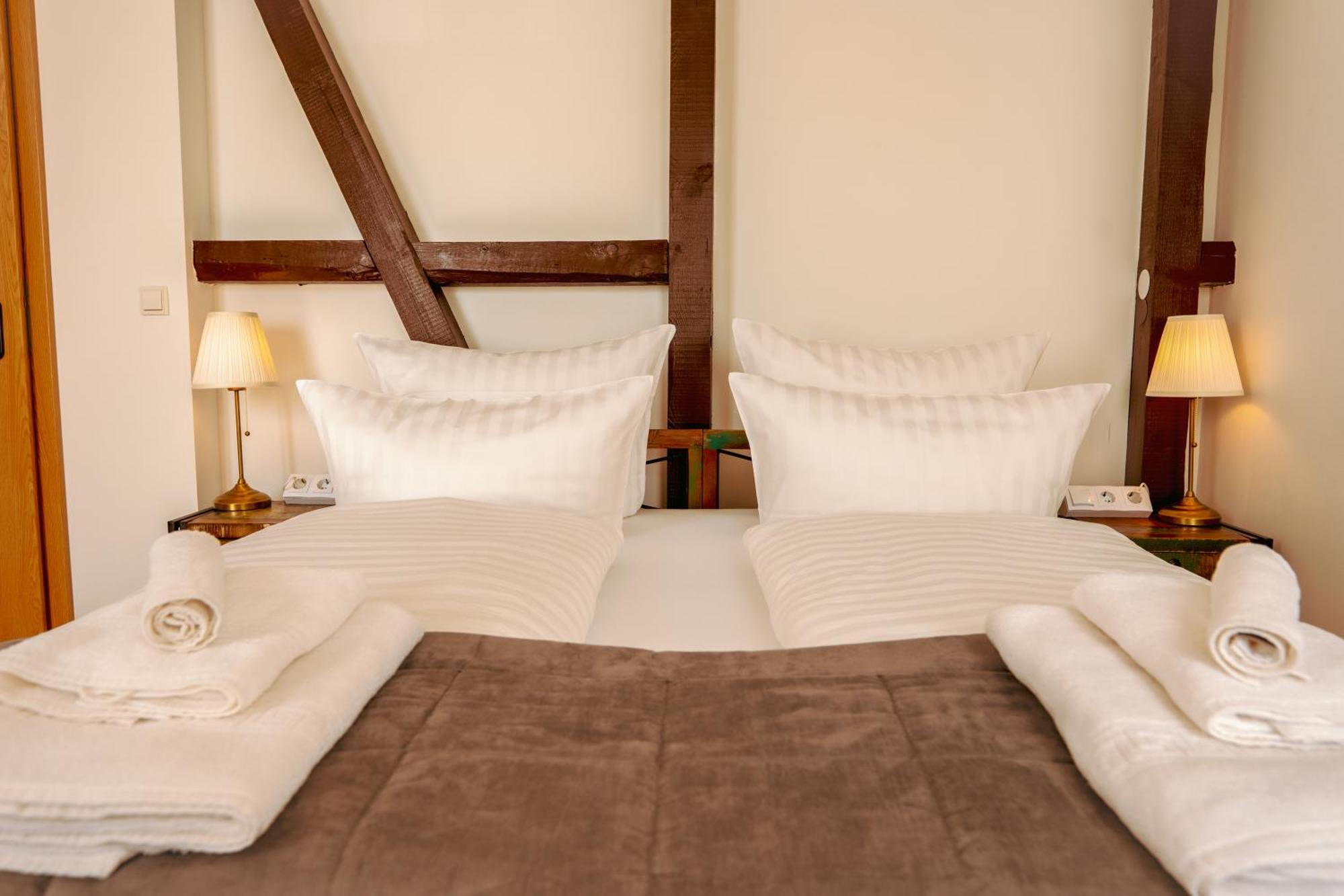 Landhotel Engel & Kreuz ガッゲナウ エクステリア 写真
